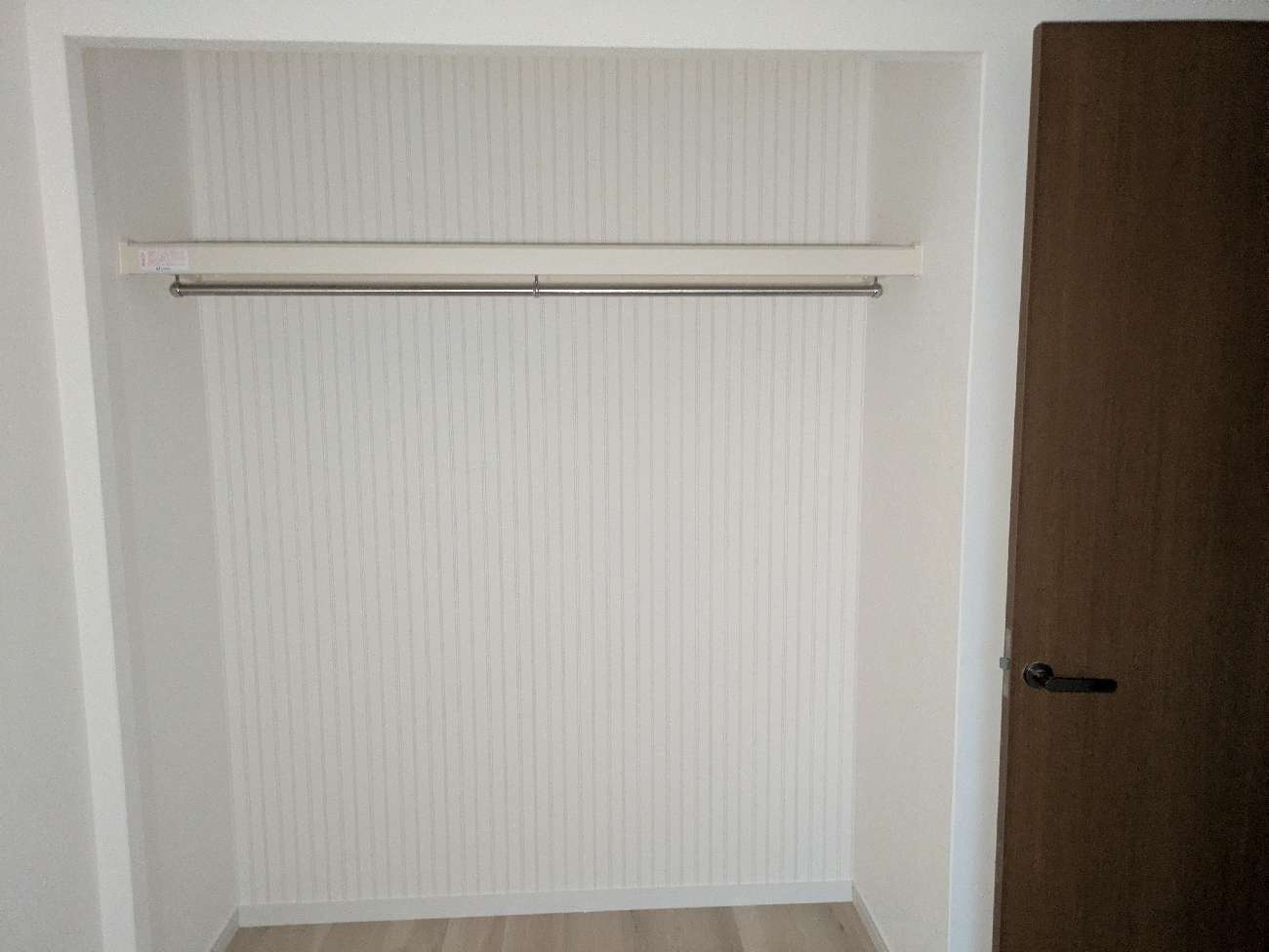 いよいよ内装工事に突入！アクセントクロスで魅せる【マンションリフレッシュ】