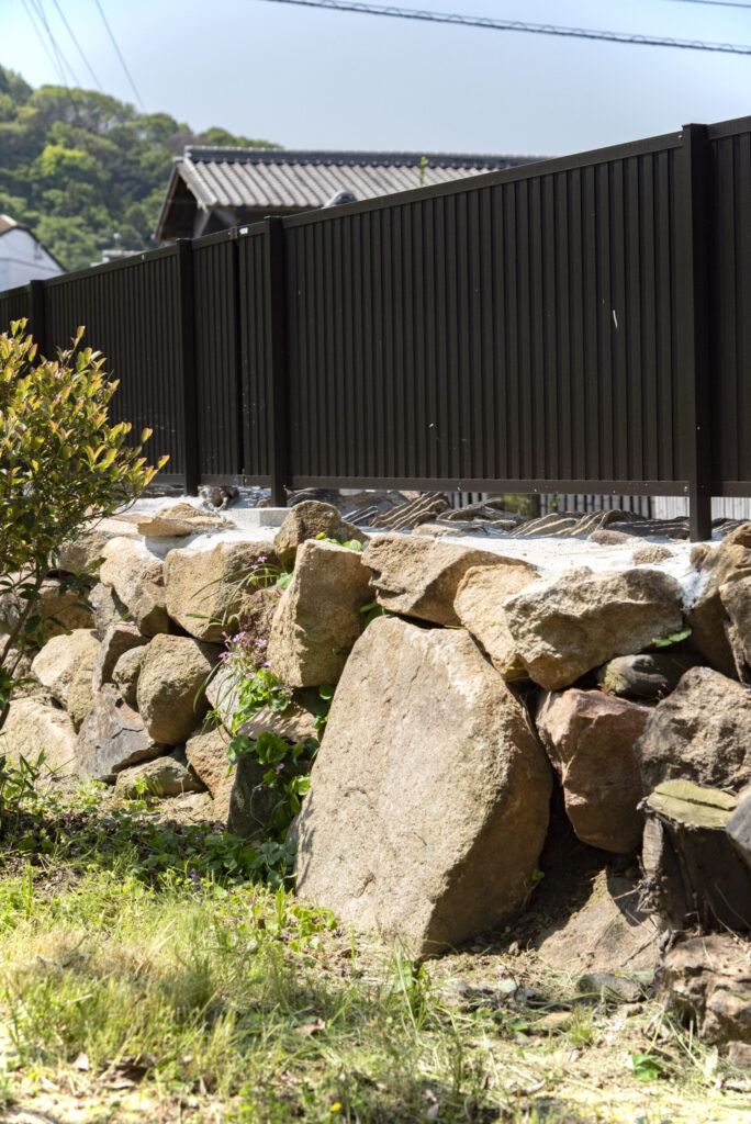 倉敷市│思い出の石と木々が紡ぐ、四季を楽しみ安心して歩ける回遊式庭園