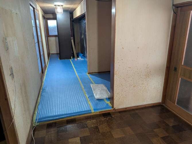 倉敷市 |床のフワフワ解消&クロス貼替で、安心でパッと明るい空間へ!