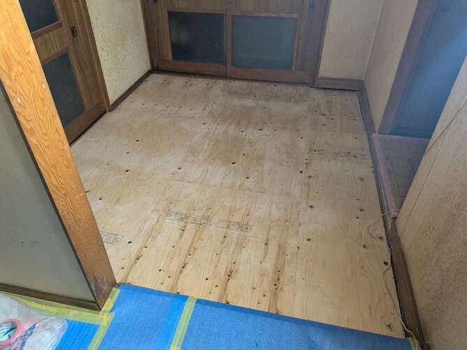 倉敷市 |床のフワフワ解消&クロス貼替で、安心でパッと明るい空間へ!
