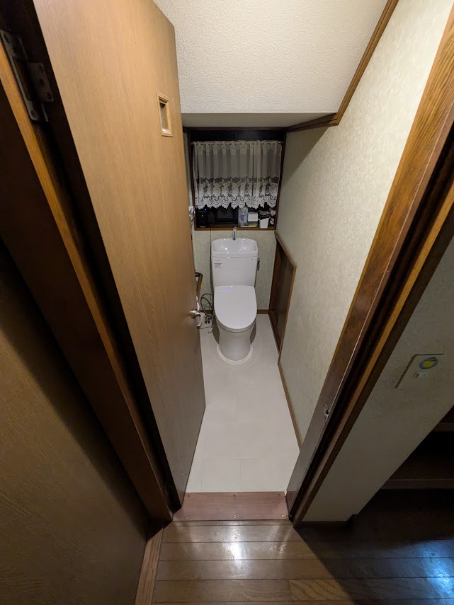 笠岡市|30年大切に使ったトイレを一新!敷居をなくして安心・快適なバリアフリー空間へ
