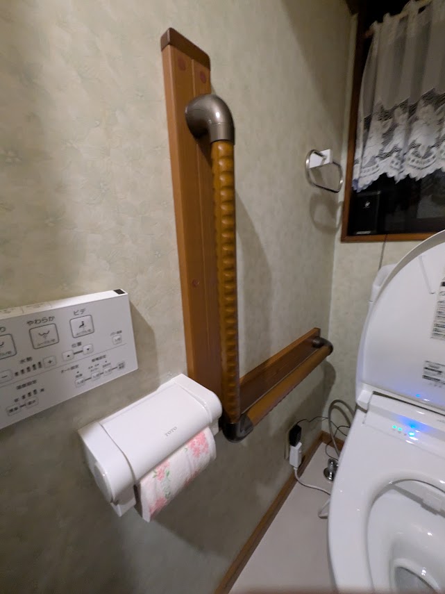 笠岡市|30年大切に使ったトイレを一新!敷居をなくして安心・快適なバリアフリー空間へ