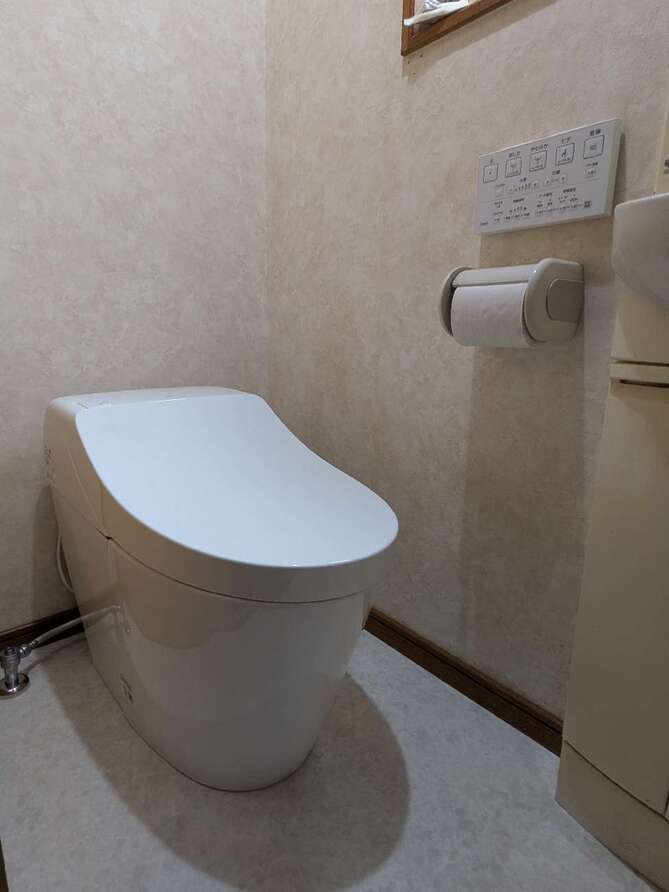 倉敷市 |お掃除しやすいトイレに変わりました。