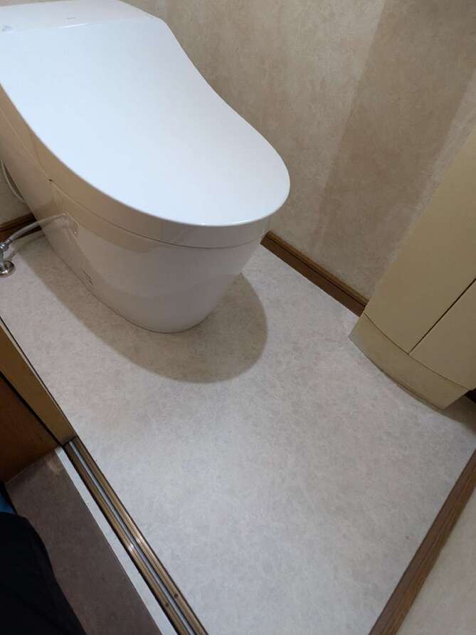 倉敷市 |お掃除しやすいトイレに変わりました。