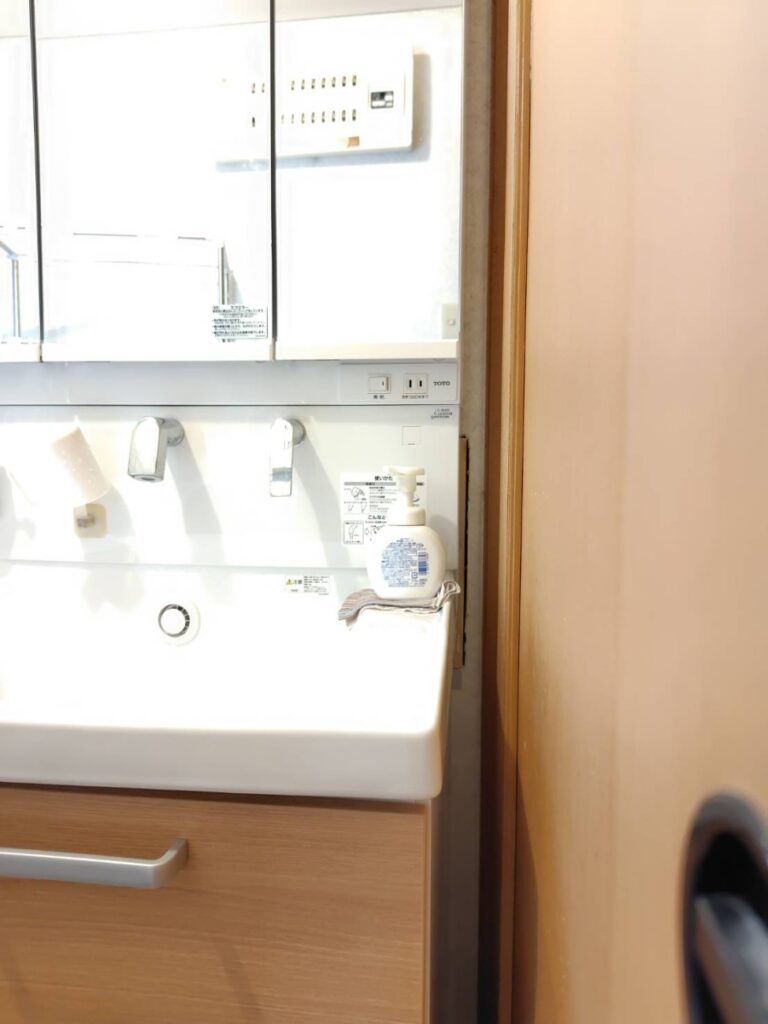 倉敷市|洗面化粧台交換で見た目の経年劣化を解消!
