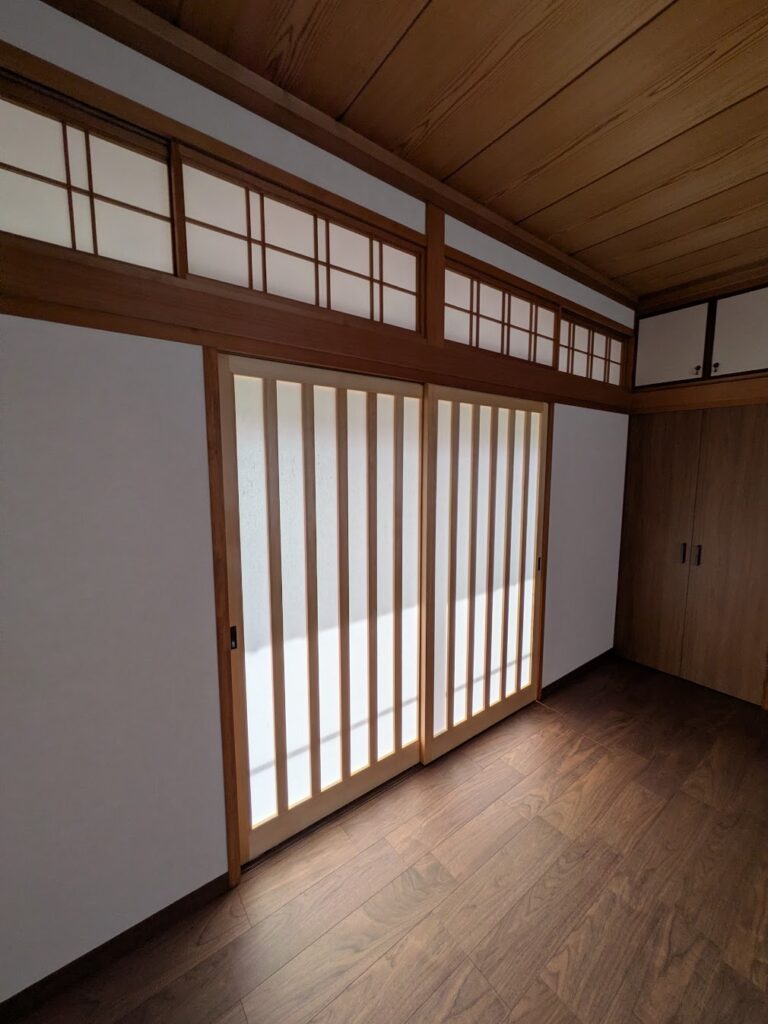倉敷市｜ベッドも置ける！和室を快適なモダン洋室へ