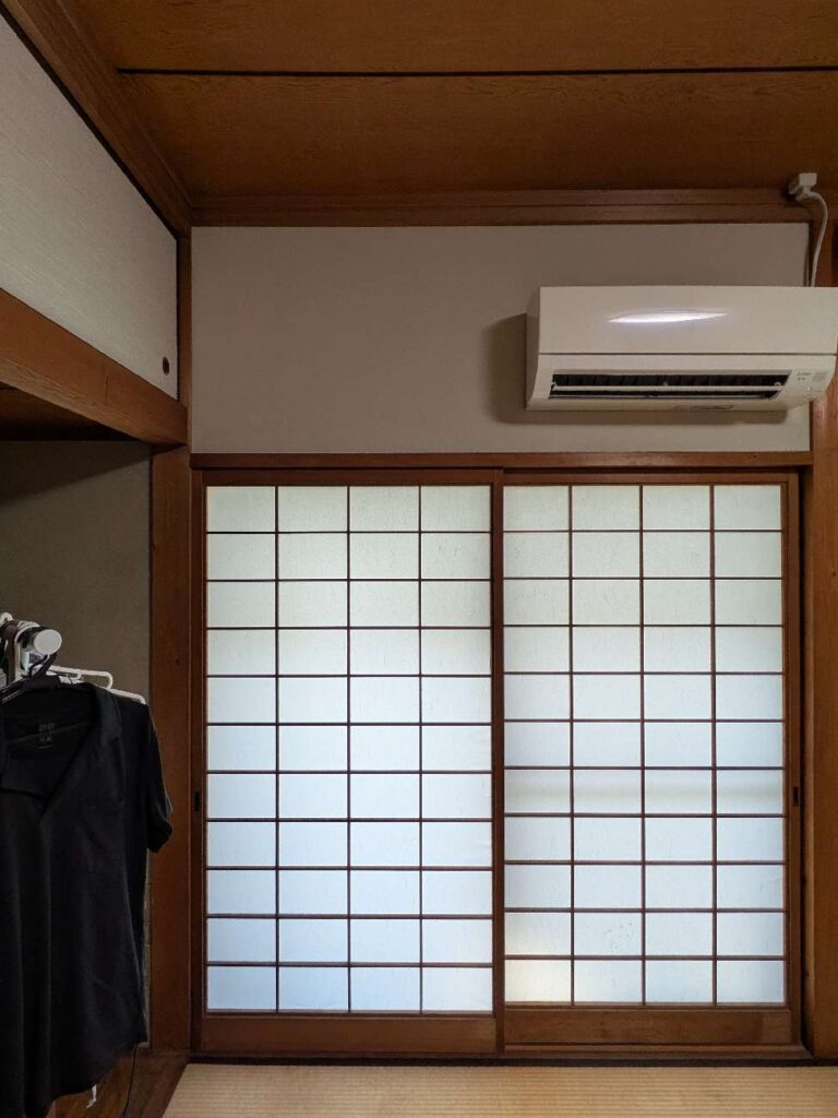 倉敷市 | 土壁の塗り替えで、奥まった配置のお部屋も明るい空間になります！