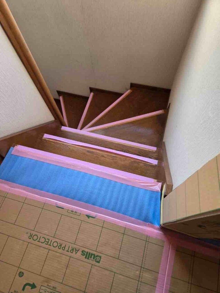 倉敷市 |お子様の成長に合わせて「開かずの扉」だった2階トイレを一新!階段もまるで新築のように