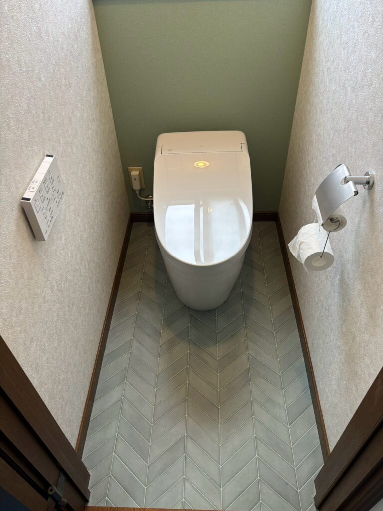 倉敷市｜【トイレ工事】アクセントで素敵な空間になりました！