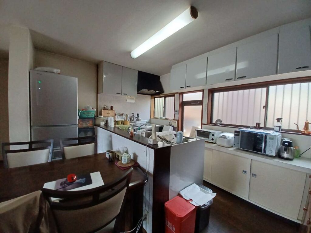 岡山市│縁側を取り込んだ光のLDKと趣味を愉しむ土間。記憶を継承し世代を繋ぐ家