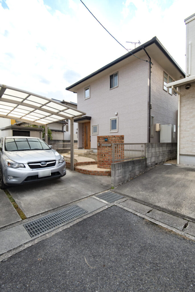岡山市│メリハリ改修でコストと快適性を両立。収納充実の広々リビング